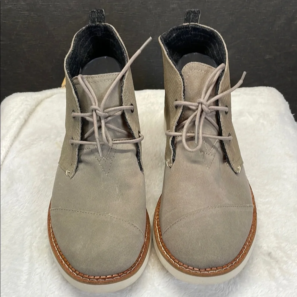 Toms‎ Tan Chukka Boots with Suede Upper